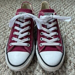 Maroon Converse Women’s 7.5